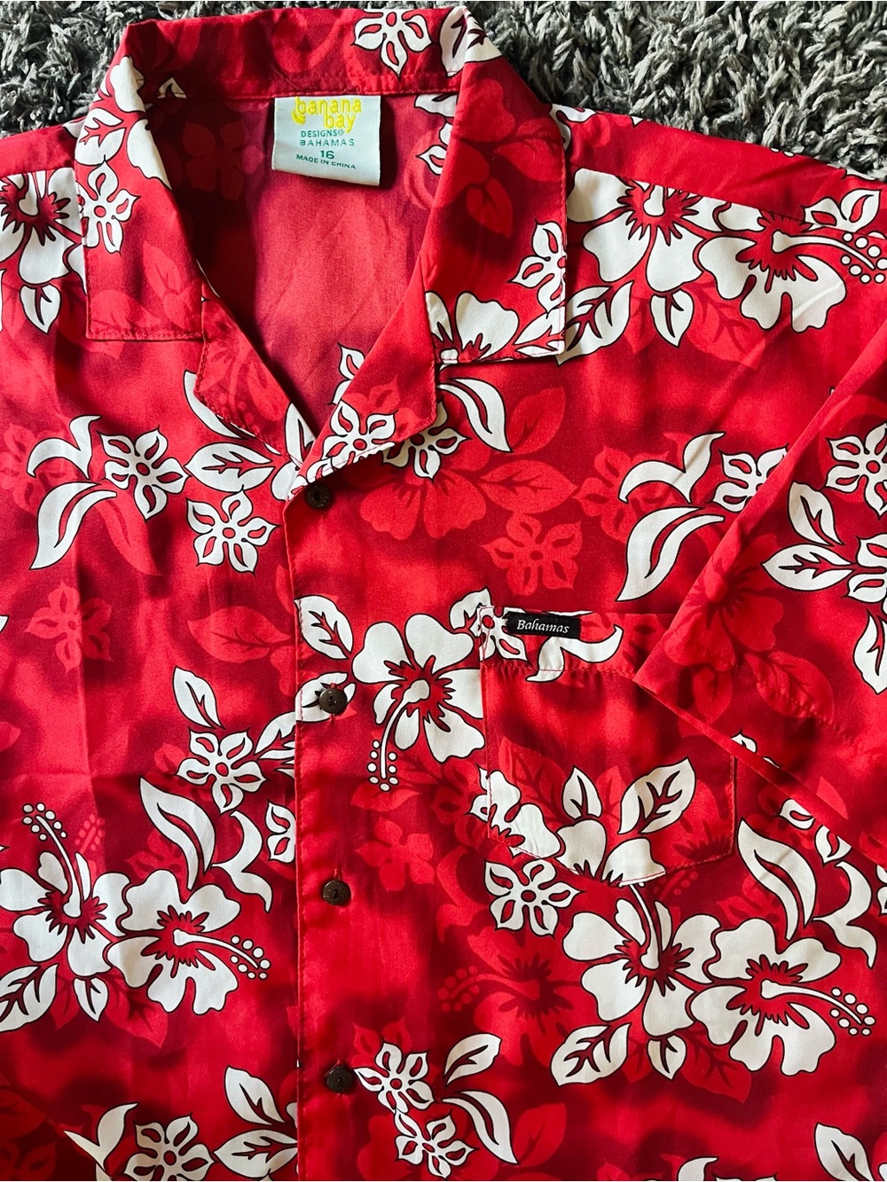 Banana Bay Bahamas Men’s red Hibiscus Hawaiian shirt L